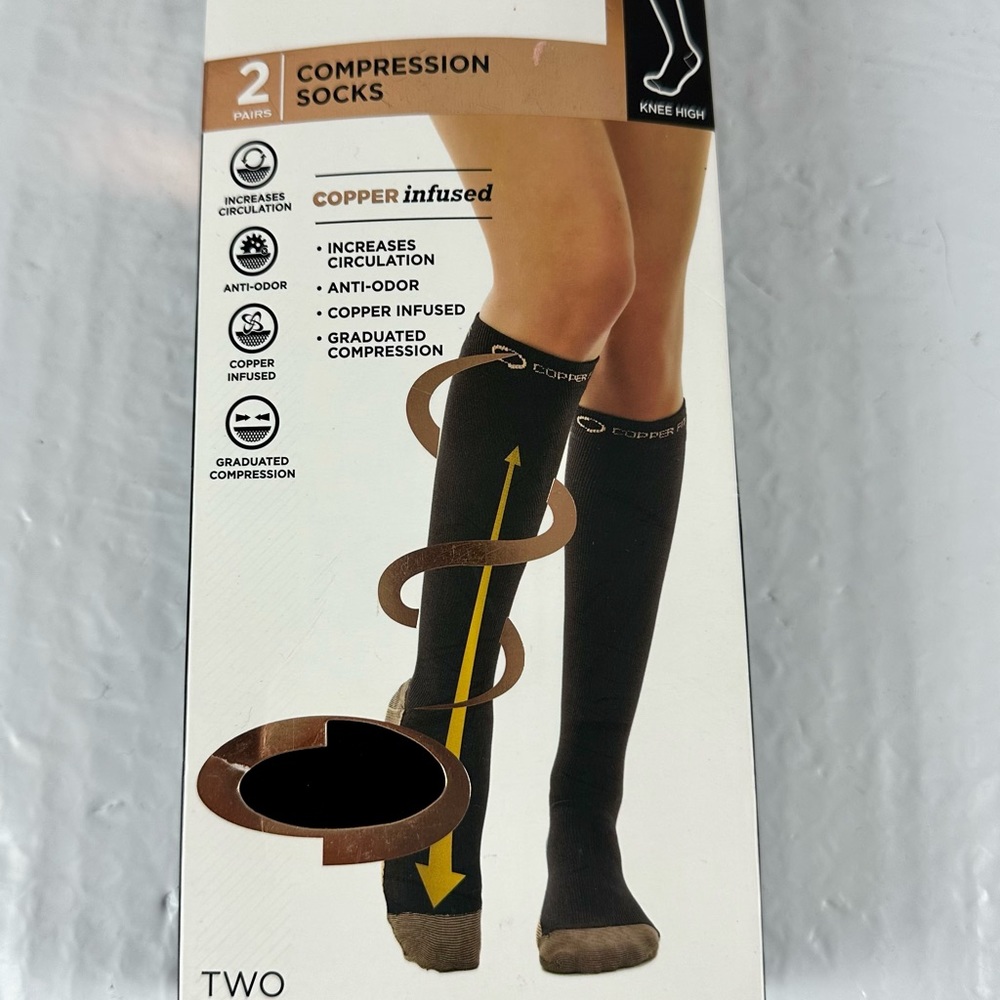 NIB 2 Pair Copper Fit Knee High Compression Socks, Black Size Small Medium